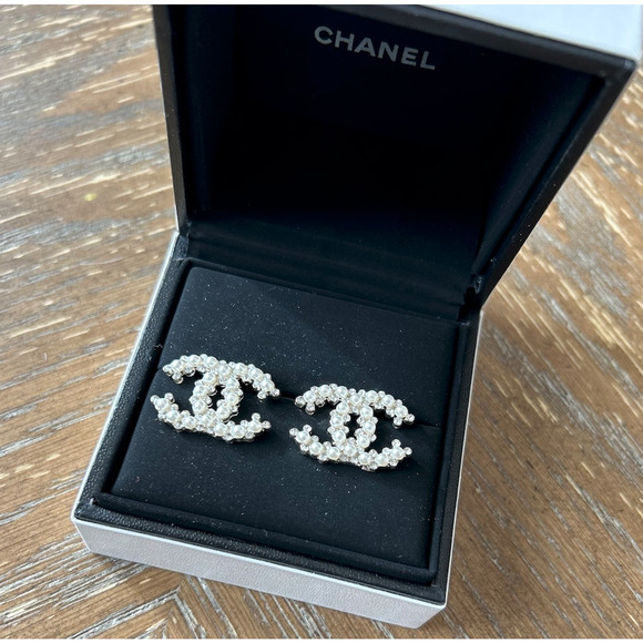 Pearls CC Logo Earrings Luxury .925 Silver - Picture 2 of 5